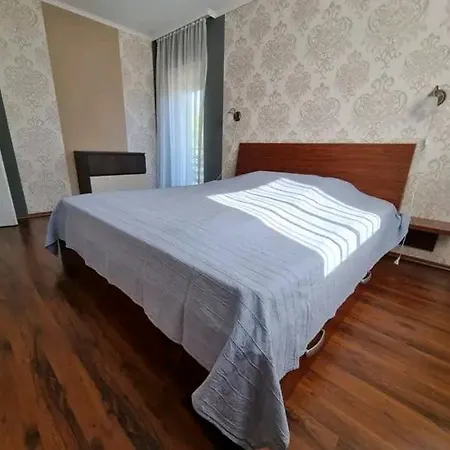 아파트 To Apartman