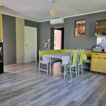 To Apartman 아파트