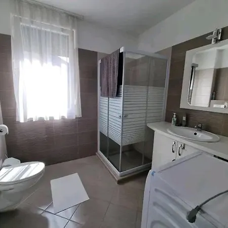 아파트 To Apartman *